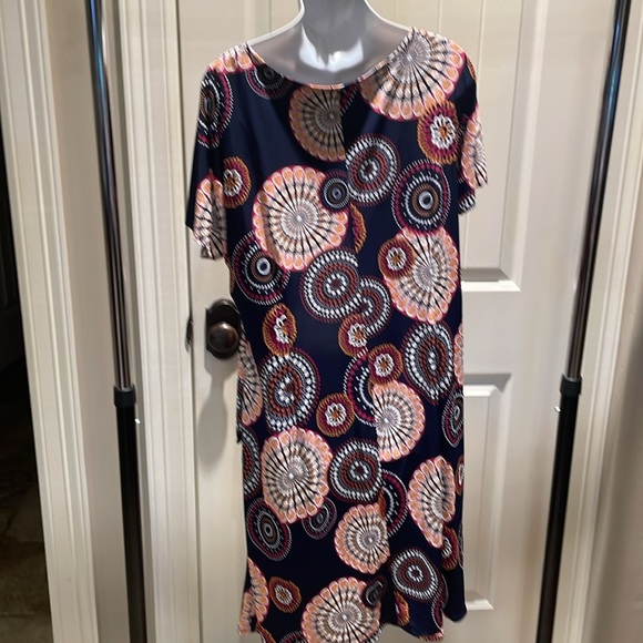 Knit midi dress with vibrant pattern - Picture 3 of 5